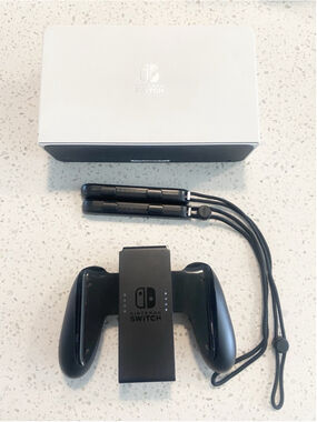OEM Nintendo Switch OLED White Dock Bundle Grip & Wrist Straps Untested